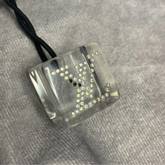 *VINTAGE* Louis Vuitton Clear Crystal LV Hair Tie Resin Cube Vintage Y2K - Picture 6 of 9